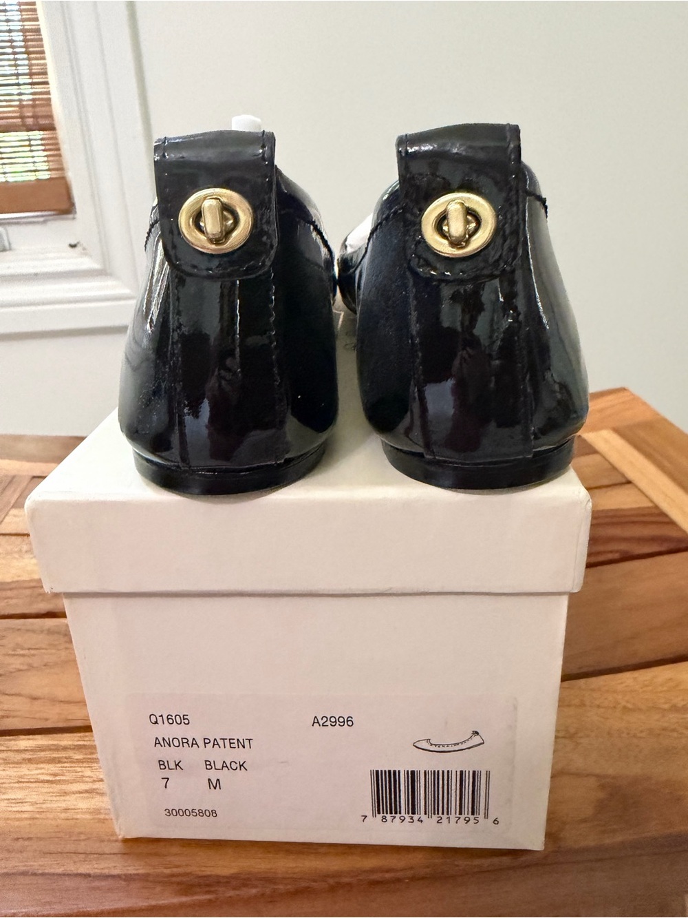 NIB Authentic Coach Anora Black Patent Leather Flats Size 7 - Picture 8 of 11